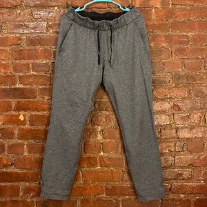 Lululemon On the Fly Pant - grey, great condition size 6